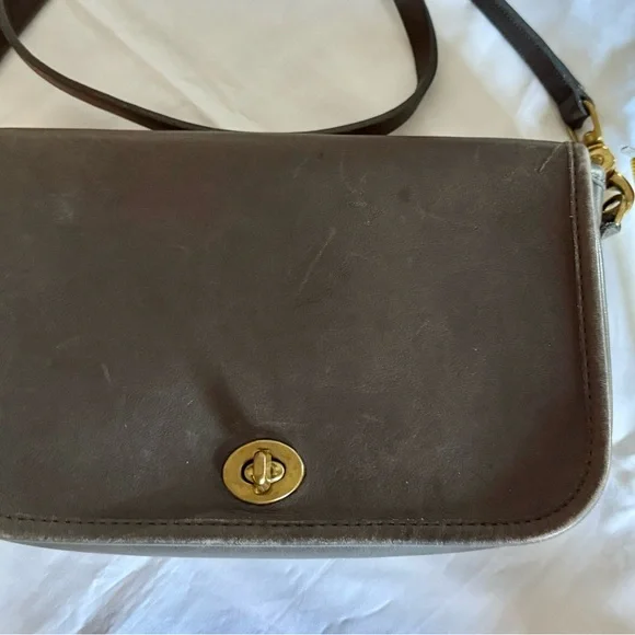 Vintage 90’s Coach Turn Lock- dark grey crossbody - Picture 5 of 10